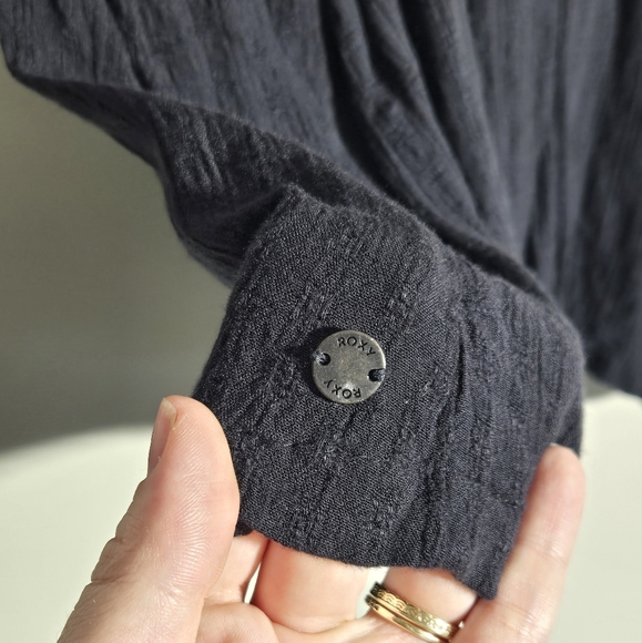 Roxy strappy flowing tank with lace neckline cutouts - Picture 5 of 5